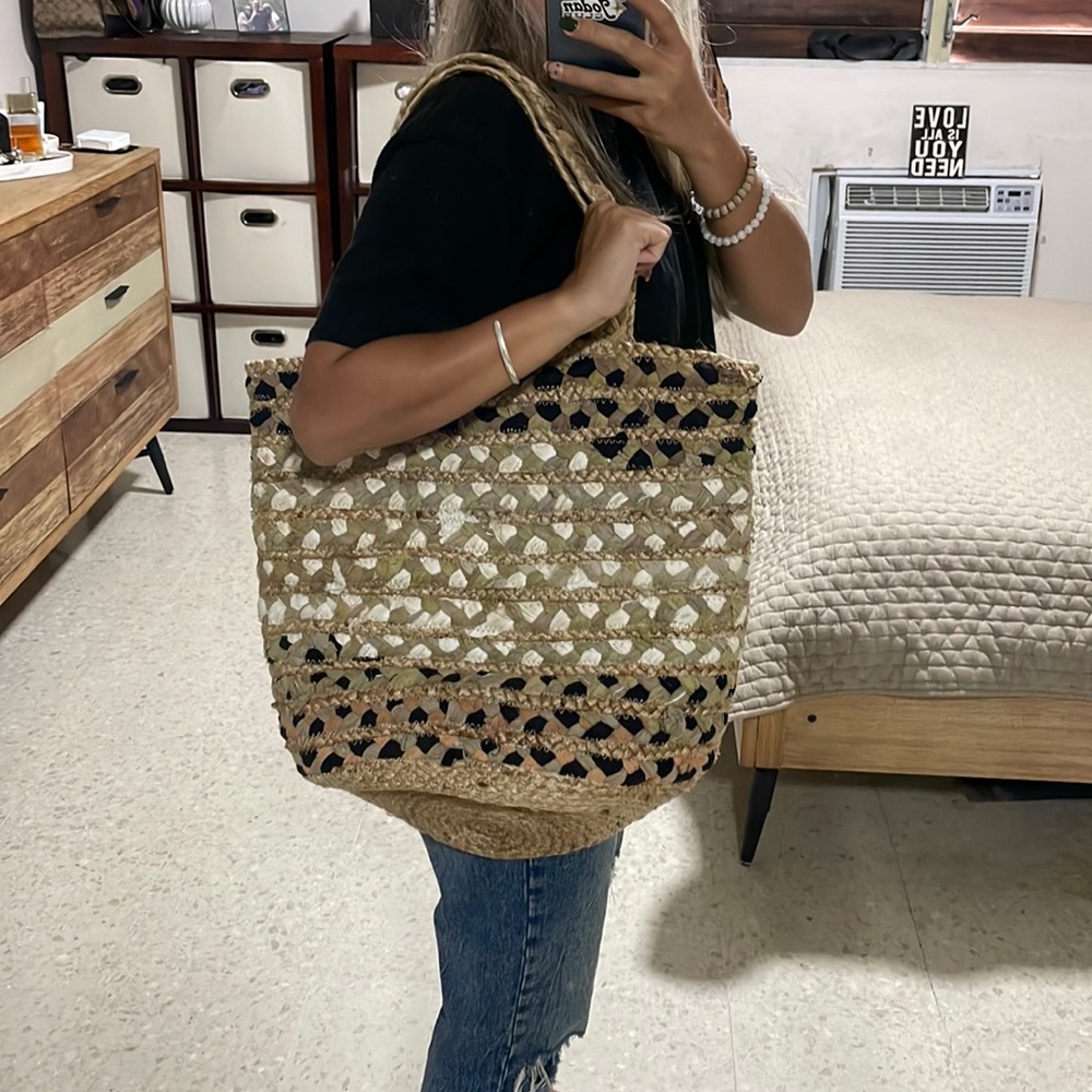 weaved basket summer tote - Picture 2 of 6